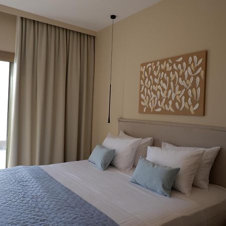 אכיליון Kaiser Luxury Suites מראה חיצוני תמונה