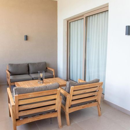 אכיליון Kaiser Luxury Suites מראה חיצוני תמונה