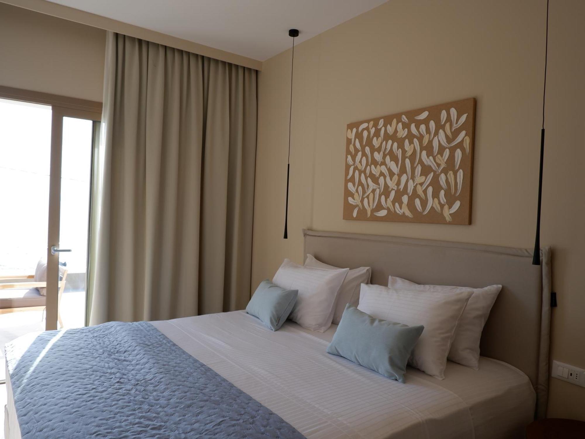 אכיליון Kaiser Luxury Suites מראה חיצוני תמונה