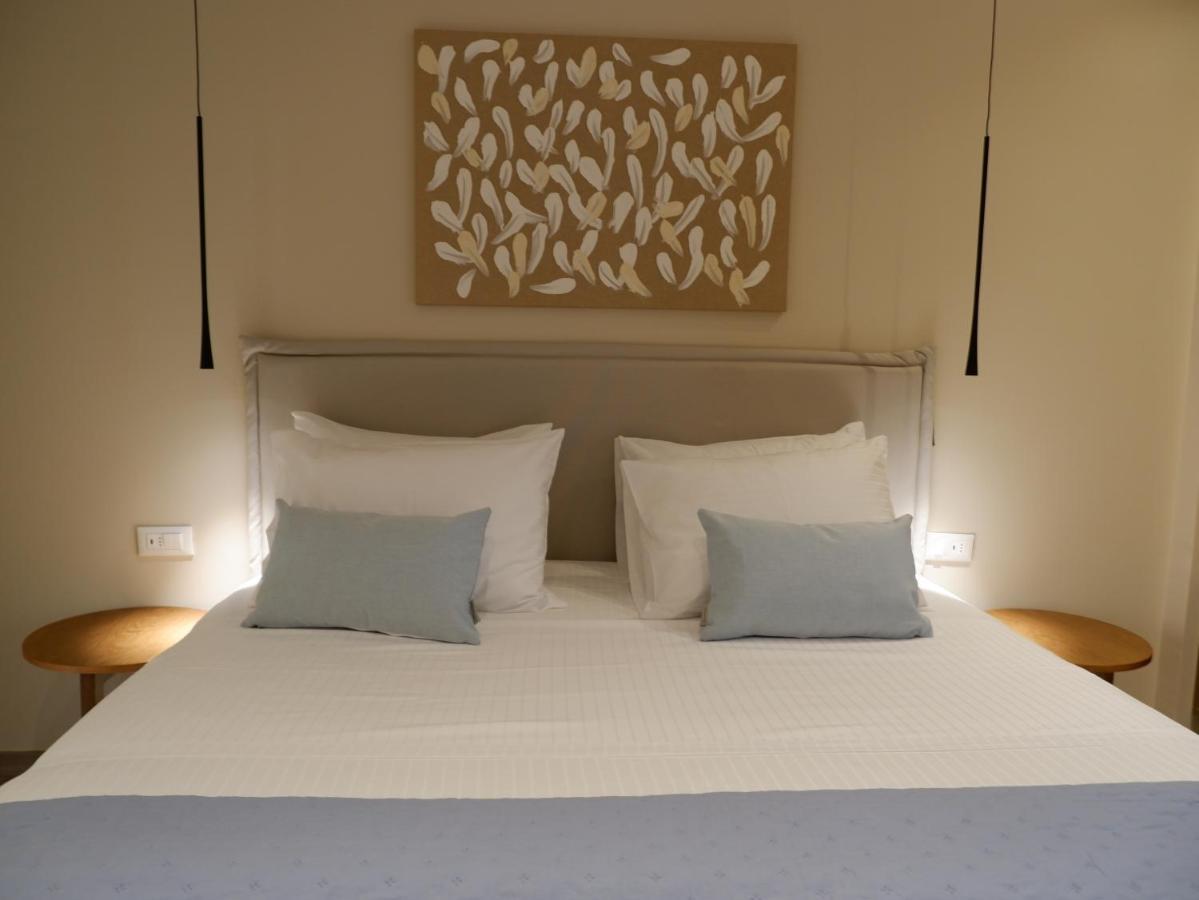 אכיליון Kaiser Luxury Suites מראה חיצוני תמונה