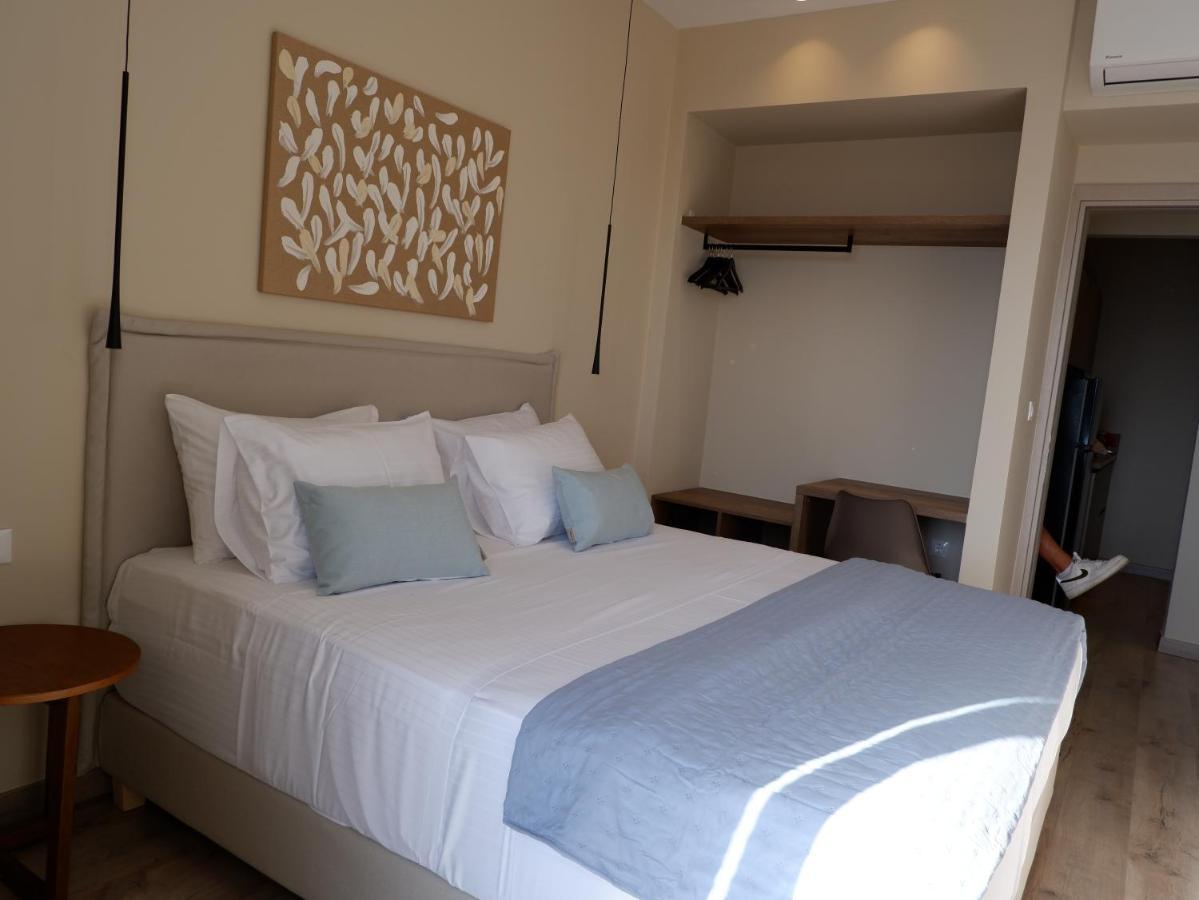 אכיליון Kaiser Luxury Suites מראה חיצוני תמונה