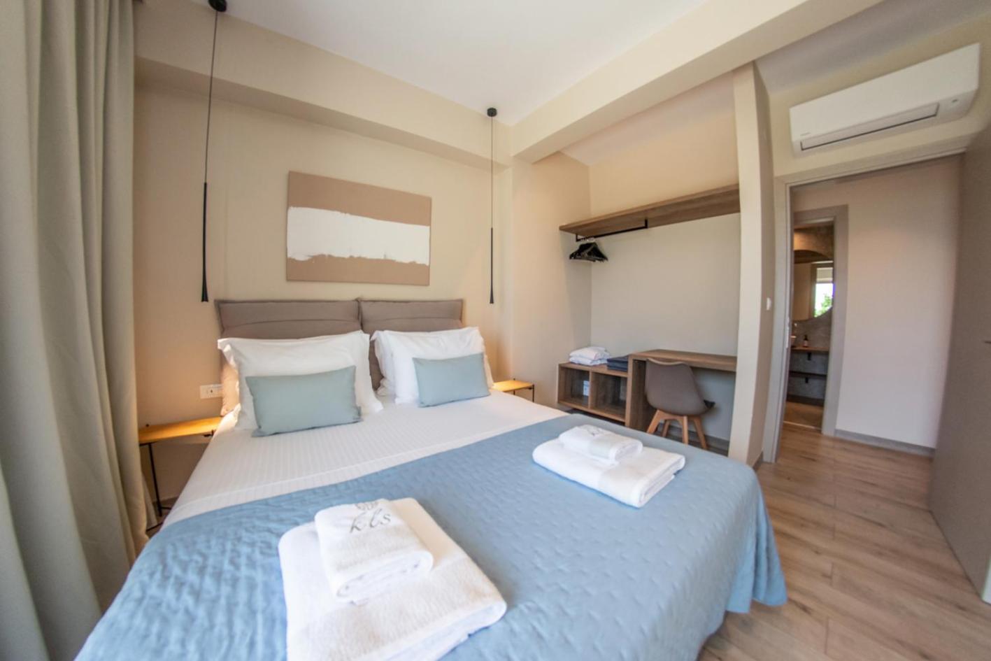אכיליון Kaiser Luxury Suites מראה חיצוני תמונה
