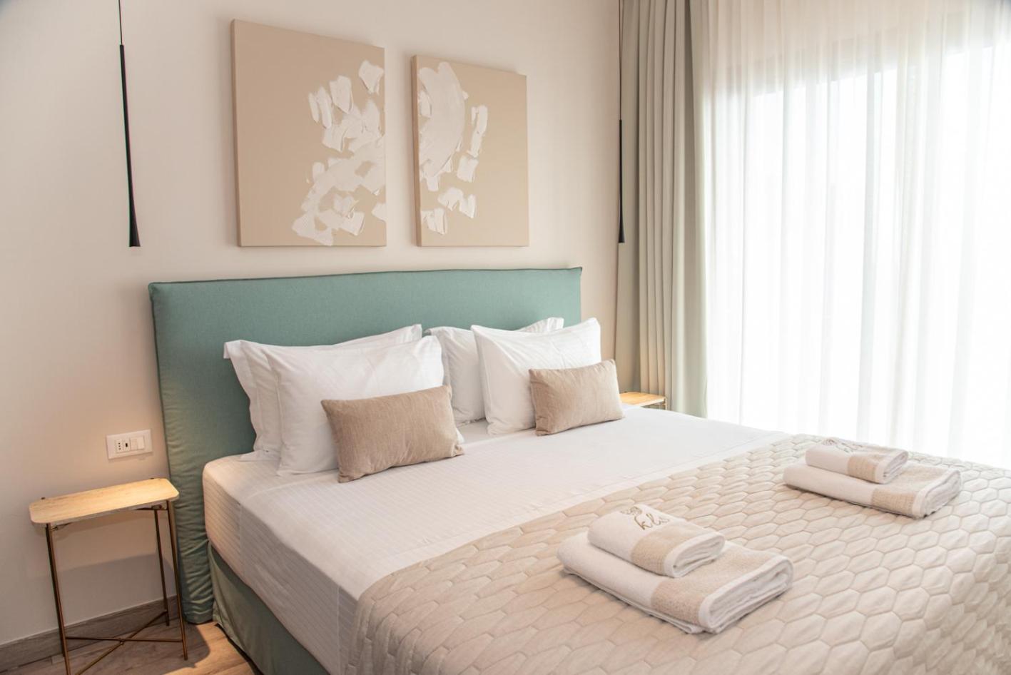 אכיליון Kaiser Luxury Suites מראה חיצוני תמונה