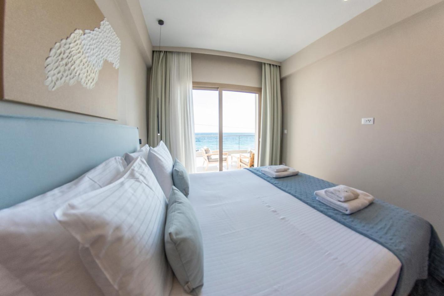 אכיליון Kaiser Luxury Suites מראה חיצוני תמונה