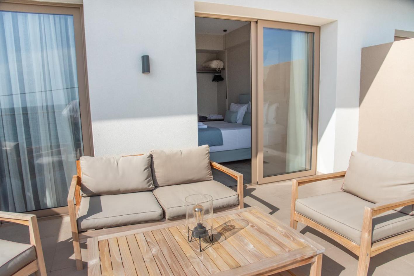 אכיליון Kaiser Luxury Suites מראה חיצוני תמונה