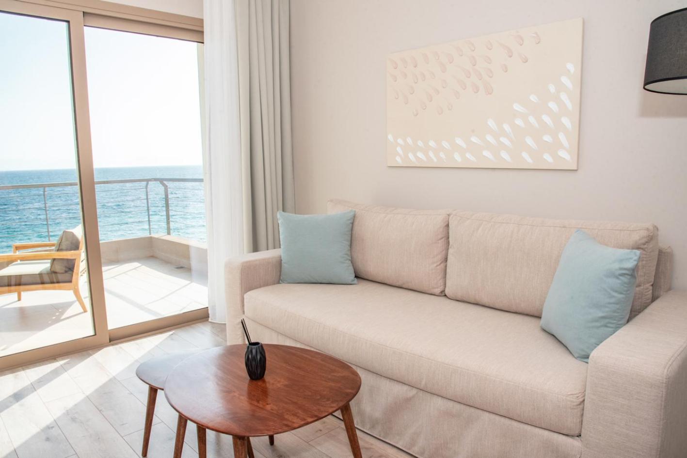 אכיליון Kaiser Luxury Suites מראה חיצוני תמונה