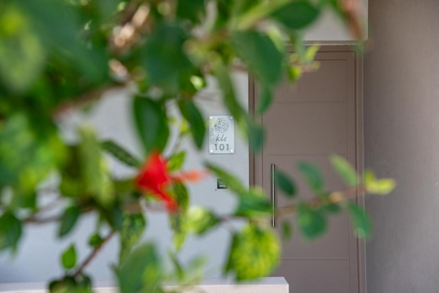 אכיליון Kaiser Luxury Suites מראה חיצוני תמונה