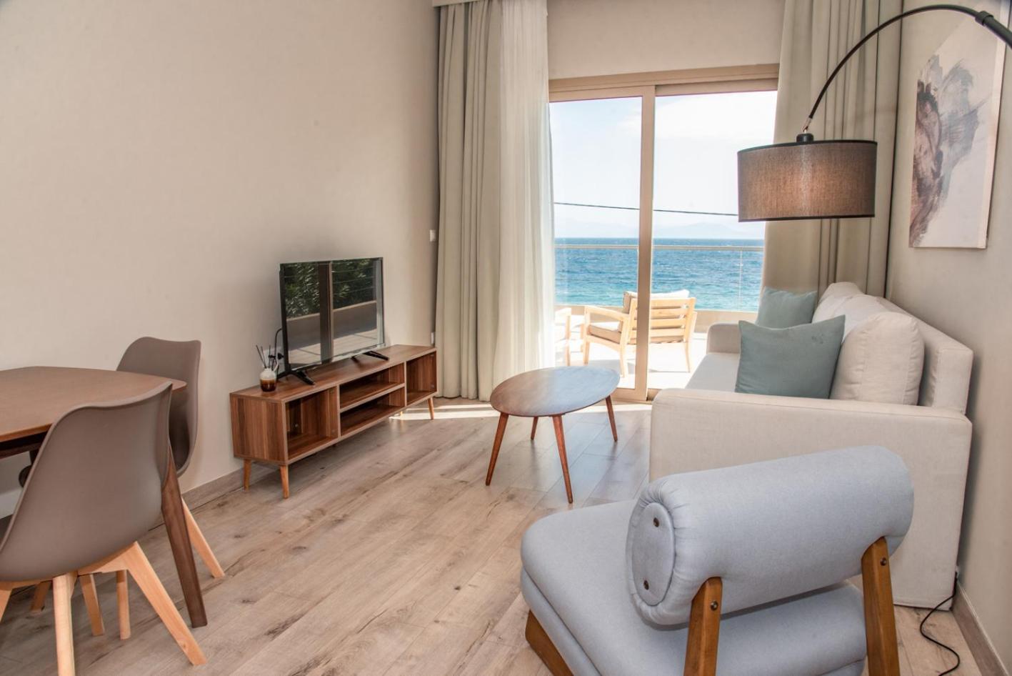 אכיליון Kaiser Luxury Suites מראה חיצוני תמונה