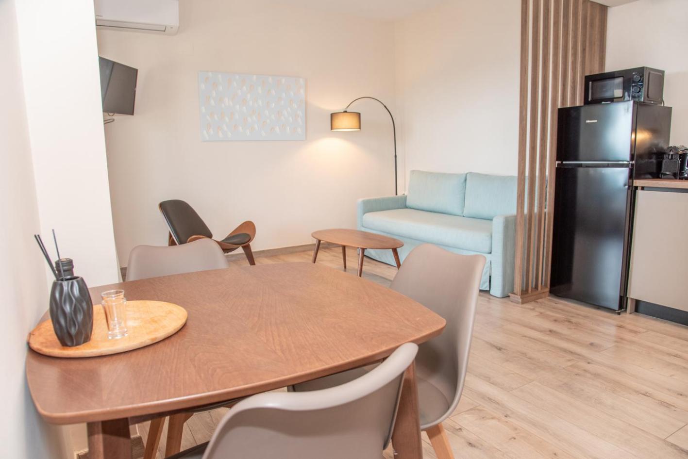 אכיליון Kaiser Luxury Suites מראה חיצוני תמונה