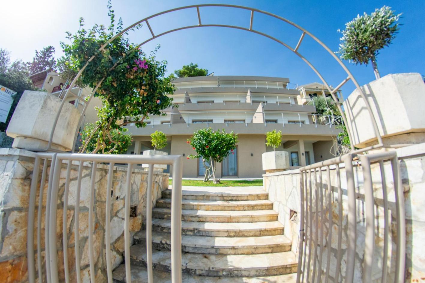 אכיליון Kaiser Luxury Suites מראה חיצוני תמונה