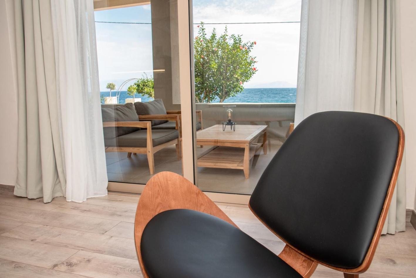 אכיליון Kaiser Luxury Suites מראה חיצוני תמונה